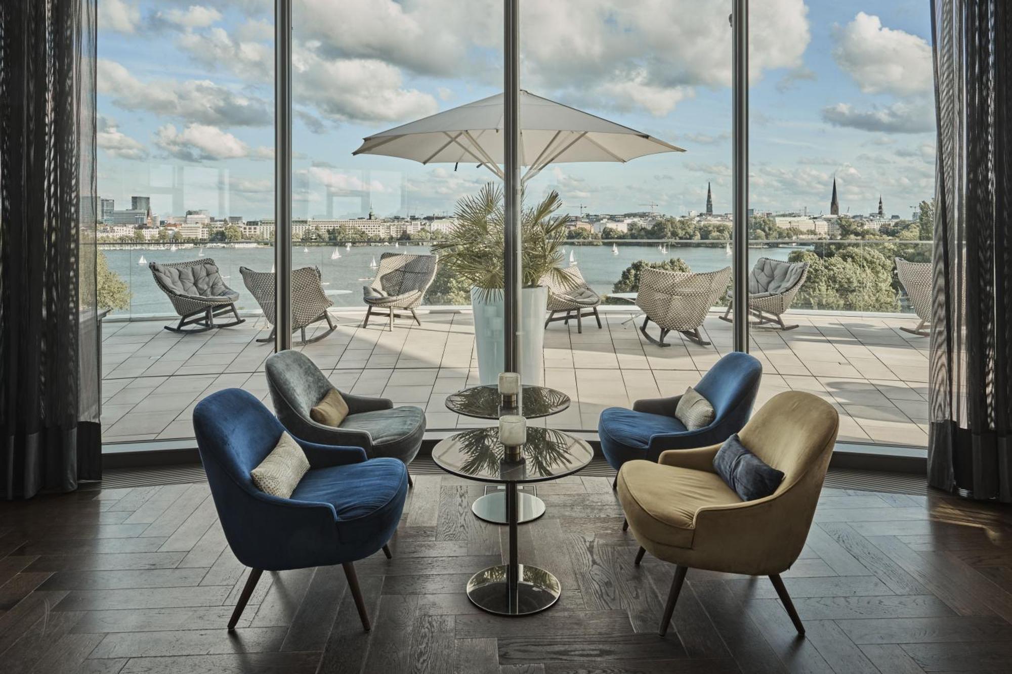 The Fontenay Hamburg Bagian luar foto The Terrace at The Westin Paris