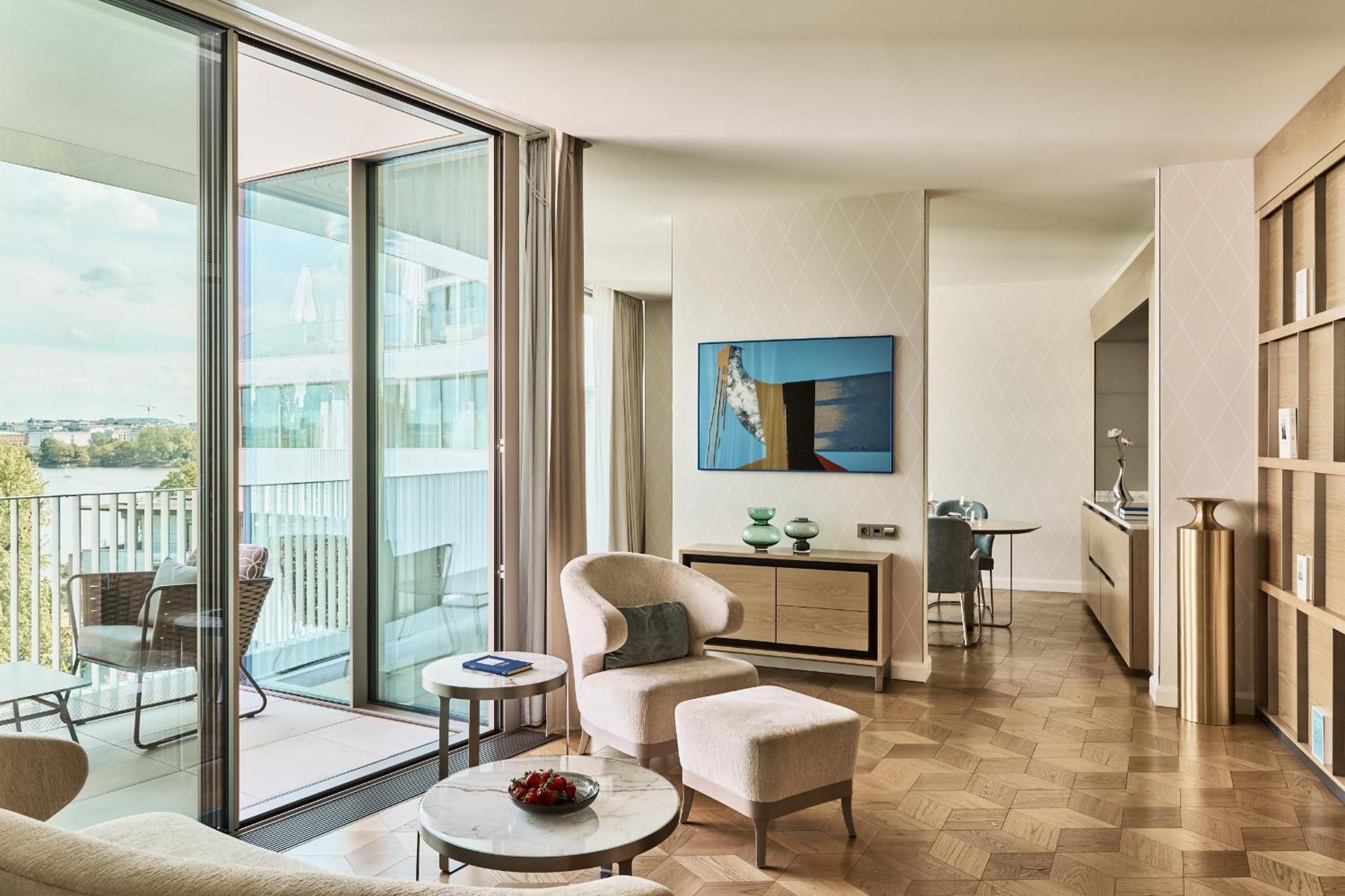 The Fontenay Hamburg Bagian luar foto Interior of a typical apartment